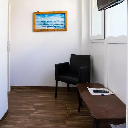 Sobe Argo Inn *